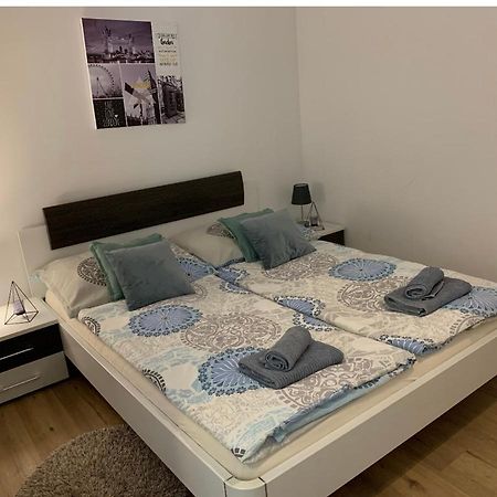 Wunderschones Apartment Вена Экстерьер фото